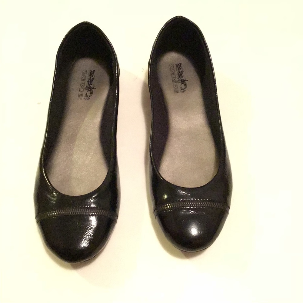 Coach and four flat size 9